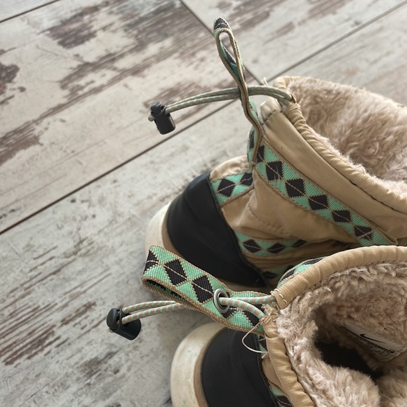 Nike Boys lace up athletic boots - Picture 9 of 9